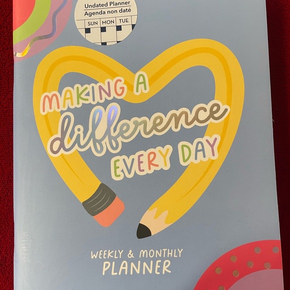NEW "Making a Difference Every Day" 12 Months Weekly & Monthly Undated Planner - Picture 2 of 12